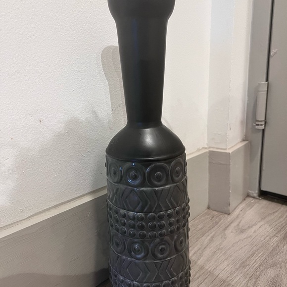 Helwig Ceramic Table Vase
Home Decor - Picture 2 of 7